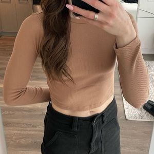 Aritzia - TNA Cropped Longsleeve T Shirt, Tan/Camel